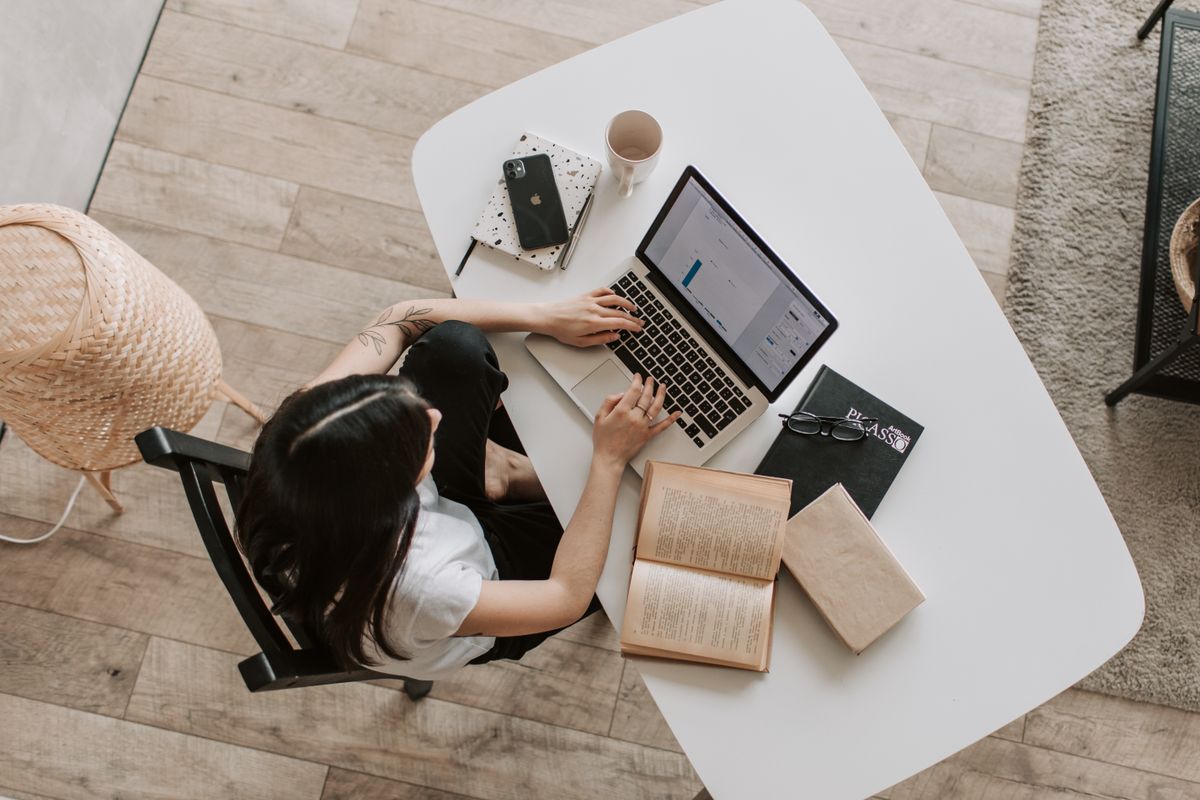 Best AI Tools for Content Creators — AI tool illustration and workflow in 2026